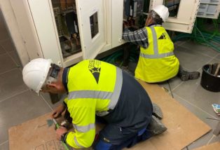 Realizamos todo tipo de mantenimiento eléctrico industrial en Cantabria