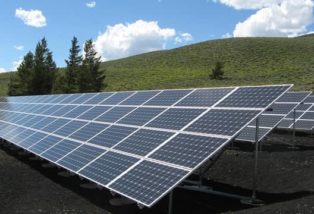 Instalación de placas solares en cubiertas de naves industriales en Cantabria