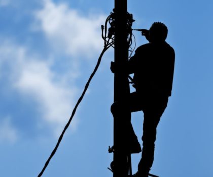 Oferta de mantenimiento de instalaciones eléctricas industriales en Cantabria